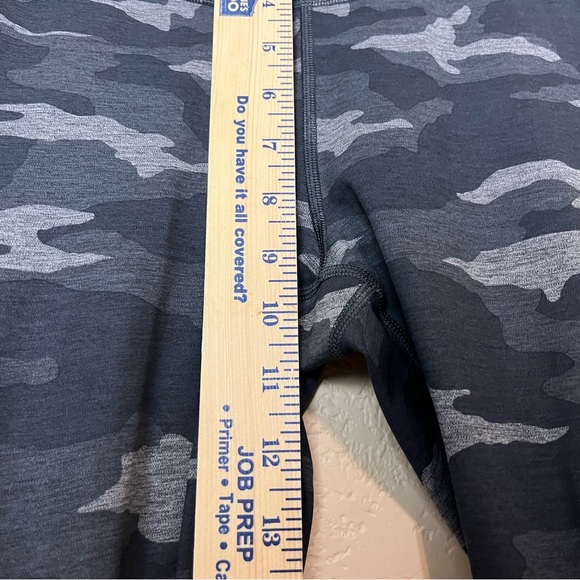 Athleta Camo Gray /black mid rise pull on Leggings Camouflage Size Small - Picture 8 of 14